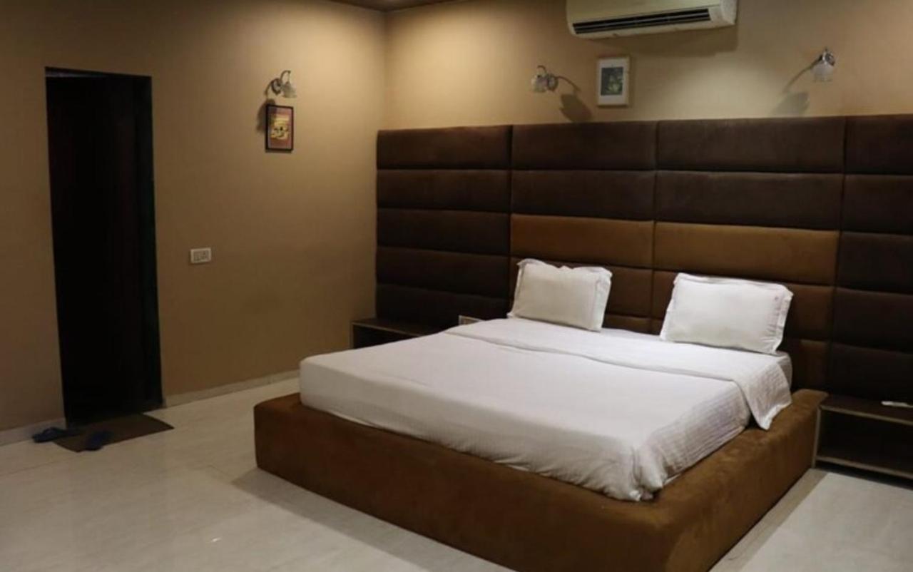 Villa Lion'S Cage à Igatpuri Extérieur photo